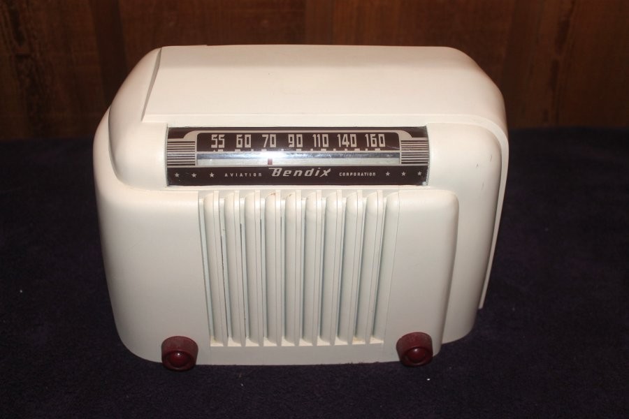 Bendix Bakelite Tube Radio