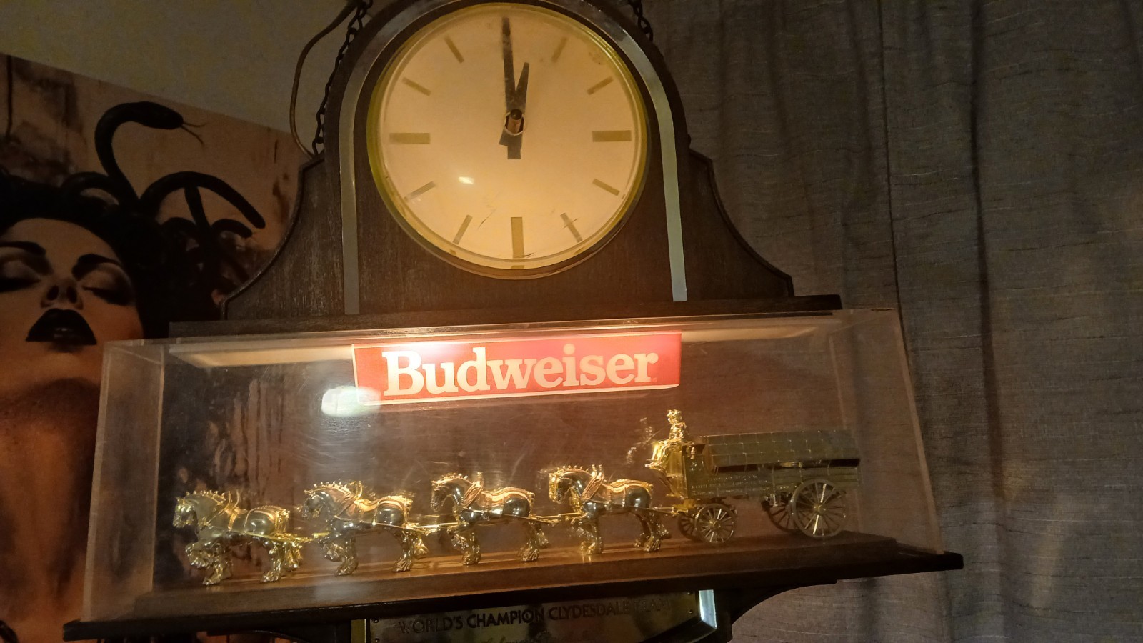 Vintage 1982 Budweiser Lighted Wall Clock Anheuser Busch Clydesdale Team 