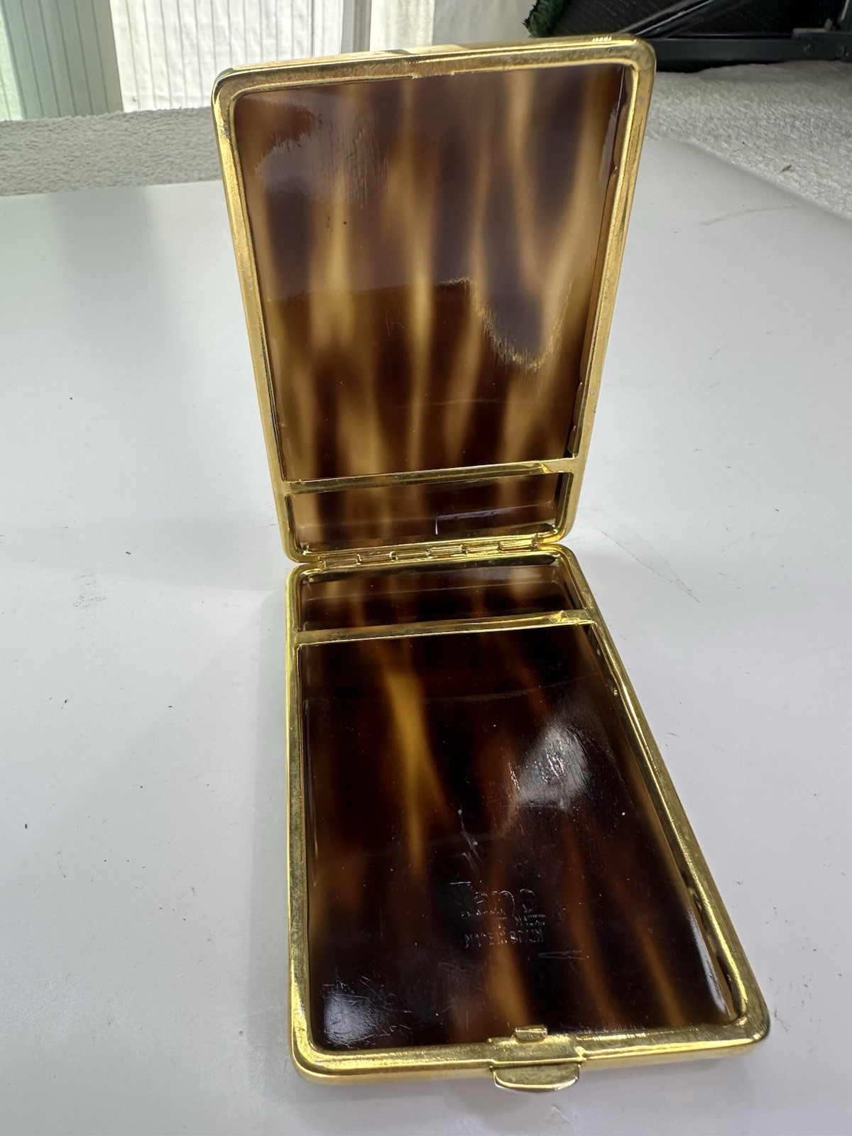VINTAGE TANO OF MADRID FAUX TORTOISE SHELL CELLUOID CIGARETTE FLIP CASE EMPTY