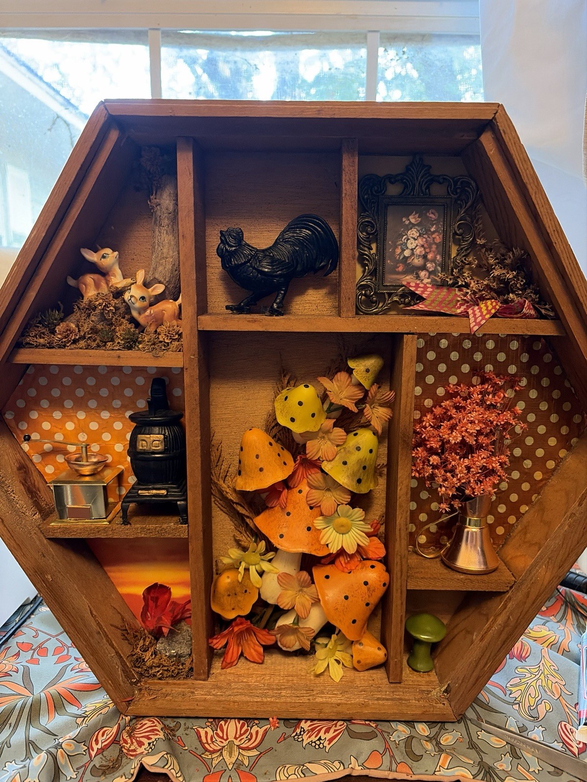 70s Vintage 18x15 Hexagon Diorama Trinket Rooster Metal Stove Mushroom Halloween