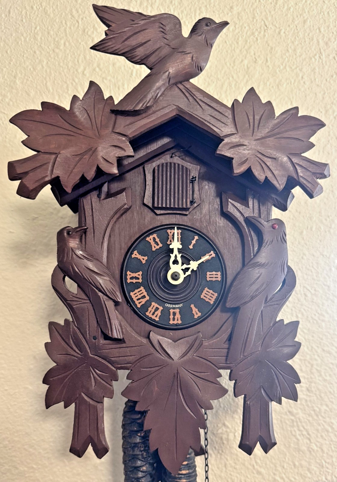 VERY NICE LARGE ANTIQUE DEEP CARVED BLACK FOREST 3 BIRD TRADITIONAL CUCKOO CLOCK