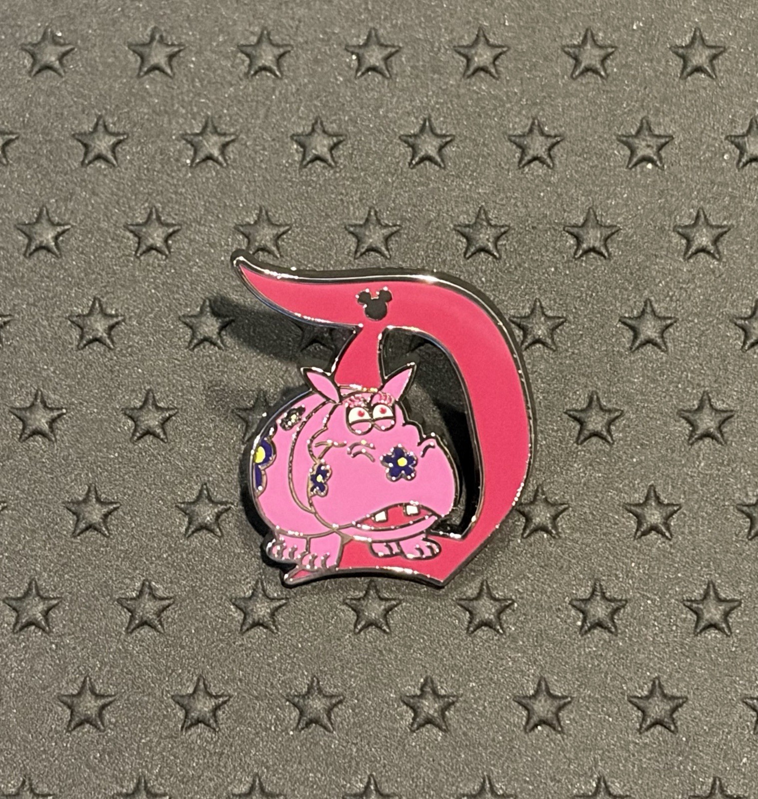 Disney Disneyland Chaser Hippo D Pin. Hidden Mickey Pin 2026 Wave B Rare