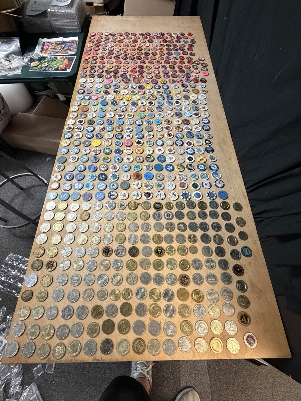 HUGE Lot of 585 Vintage Casino Chips & Tokens Las Vegas Obsolete Limited Ed