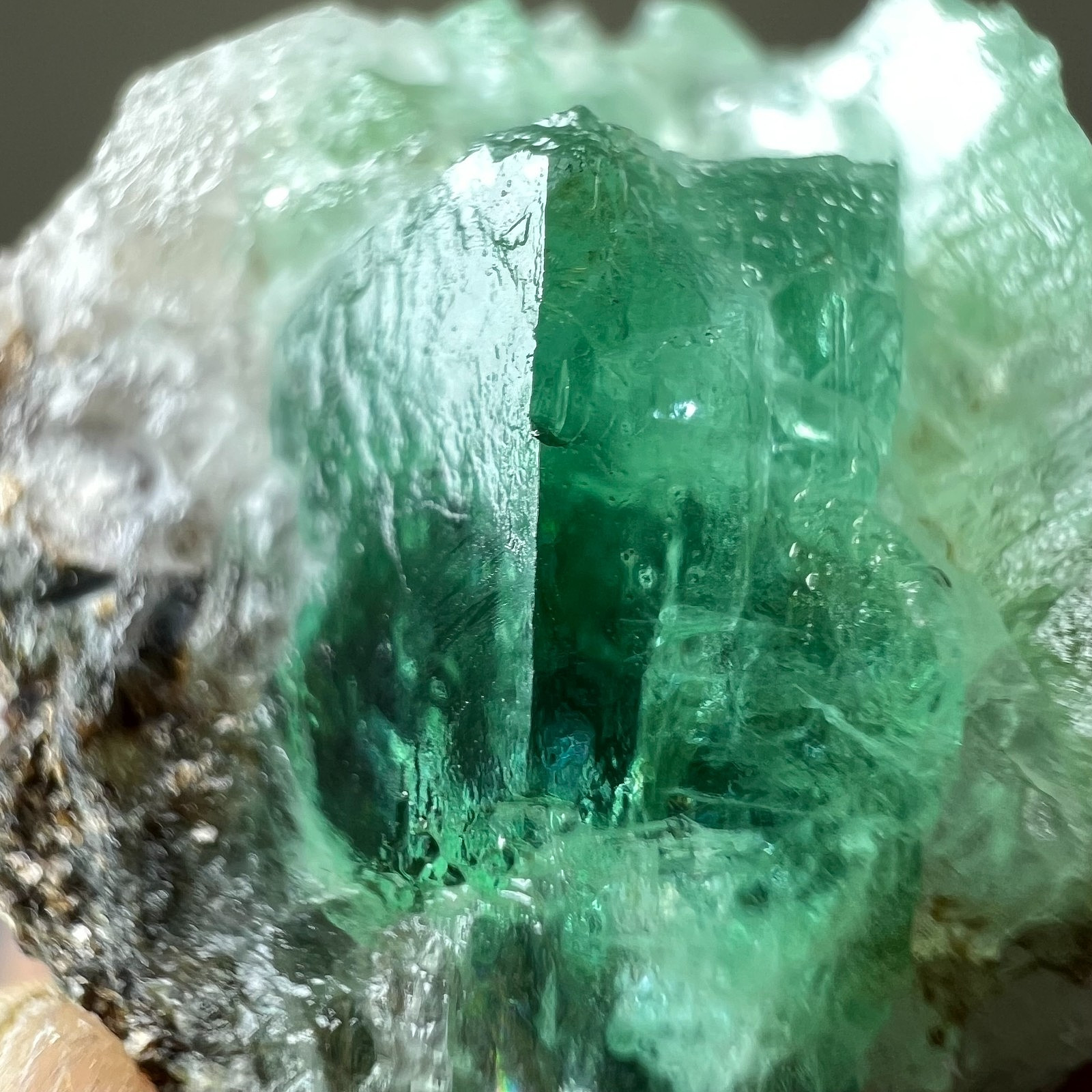 99ct Beryl Var Loop Clean Gemmy Vivid,Green Emerald Crystal/Matrix Spicemen PAK