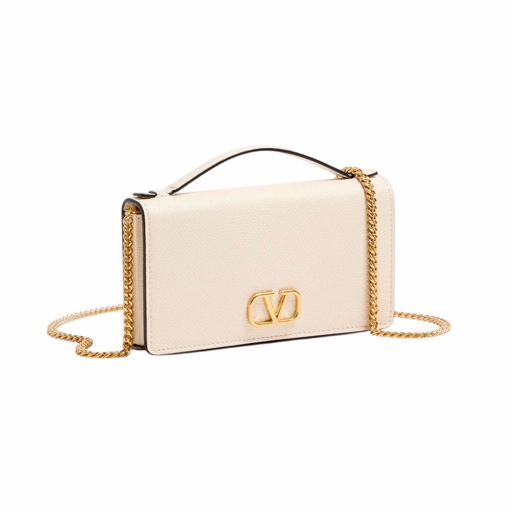Valentino Garavani NWT VLogo Signature Grainy Calfskin Wallet w/Chain in Ivory