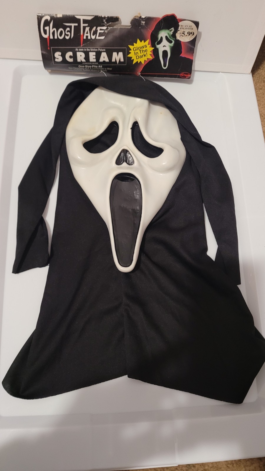 NWT  Vintage 1997 Easter Unlimited Fun World DIV Ghost Face Scream Mask 