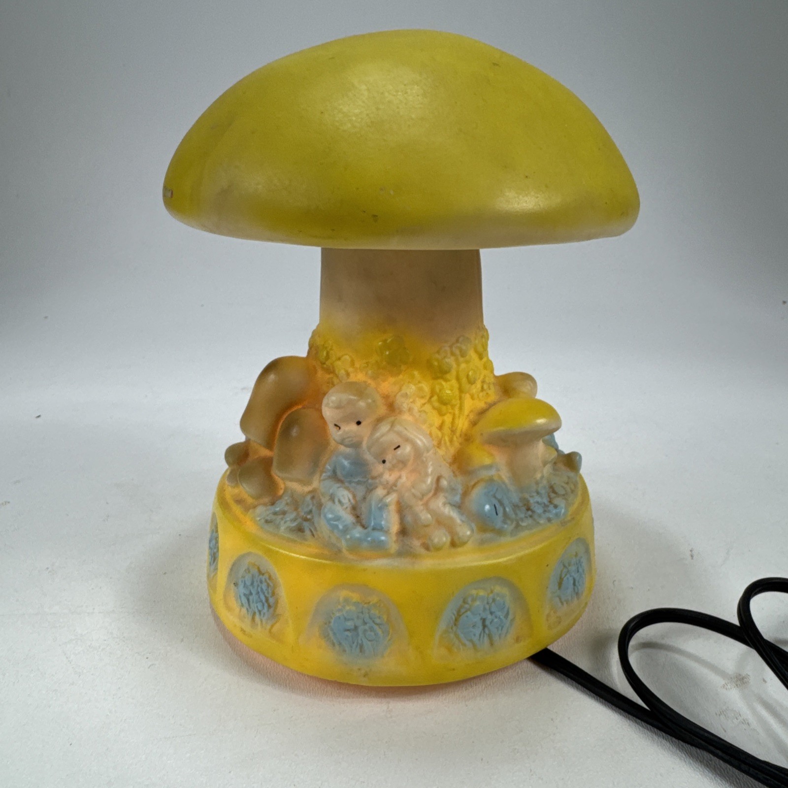 Vtg Edward Mobley Arrow Mushroom Nursery Lamp Rubber Yellow Blue Works HTF READ