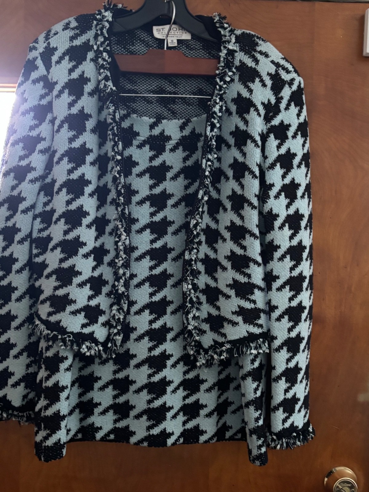 2 piece St John Houndstooth Knit Suit Fringe Full Zip Sz 10/Jacket & Skirt
