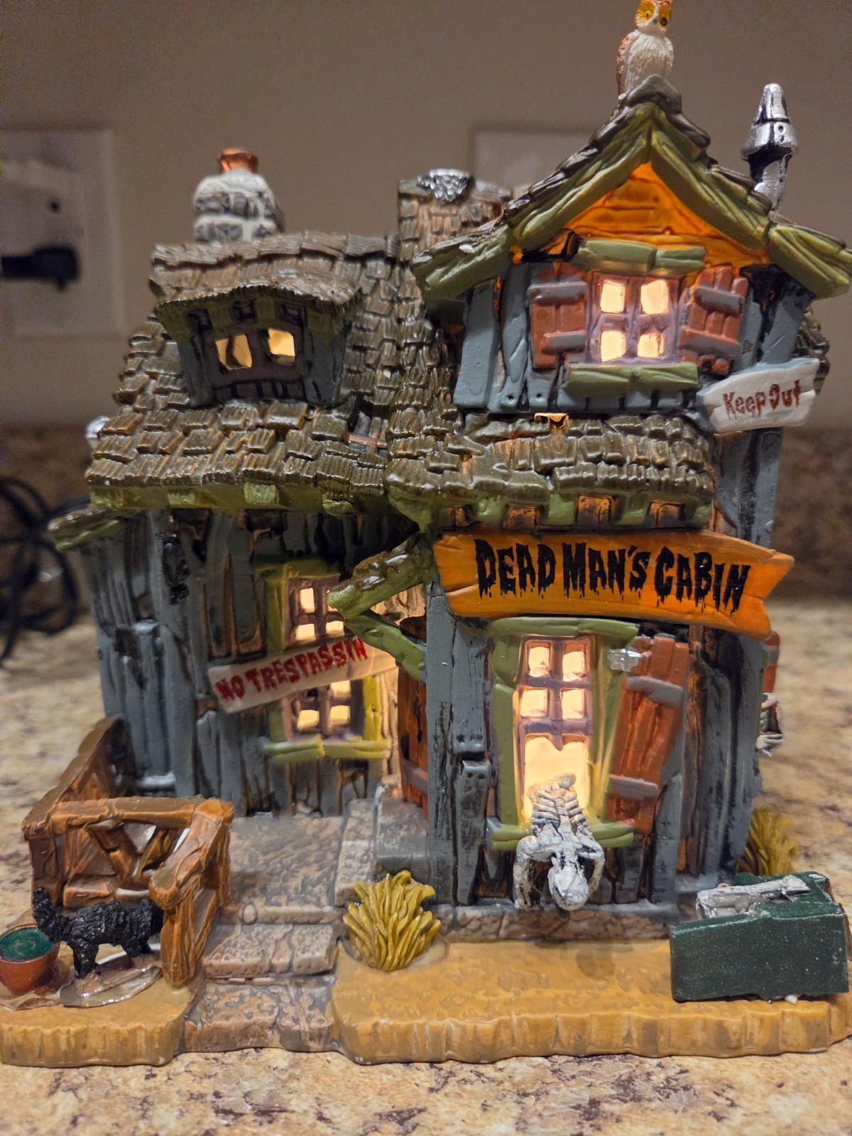 Lemax Spooky Town Dead Man's Cabin #45676