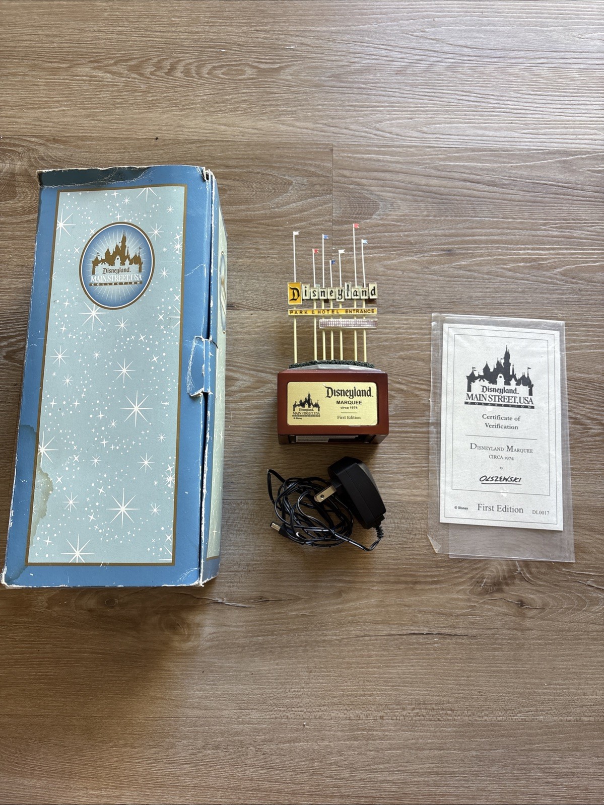 SIGNED OLSZEWSKI DISNEYLAND MARQUEE CAST MEMBER EDITION - LIGHTS WORK - 2007