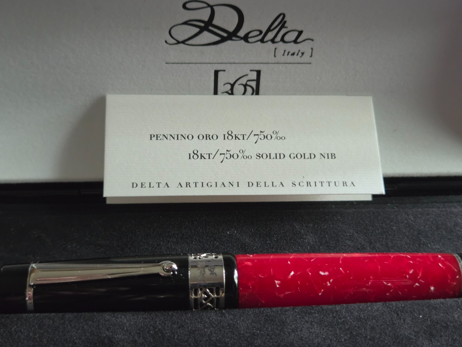 Delta Model 365 Red Marble/Sterling Silver Trim Fountain Pen 18K Gold Nib