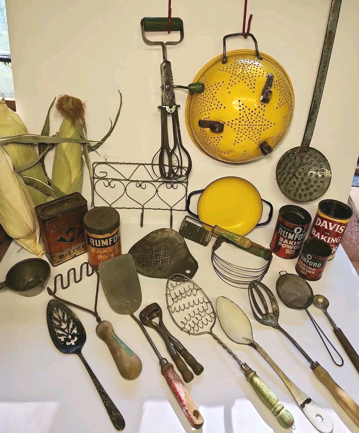 Lg Lot of Vintage Kitchen Utensils Tools Gadgets Farmhouse Primitive Decor- e6