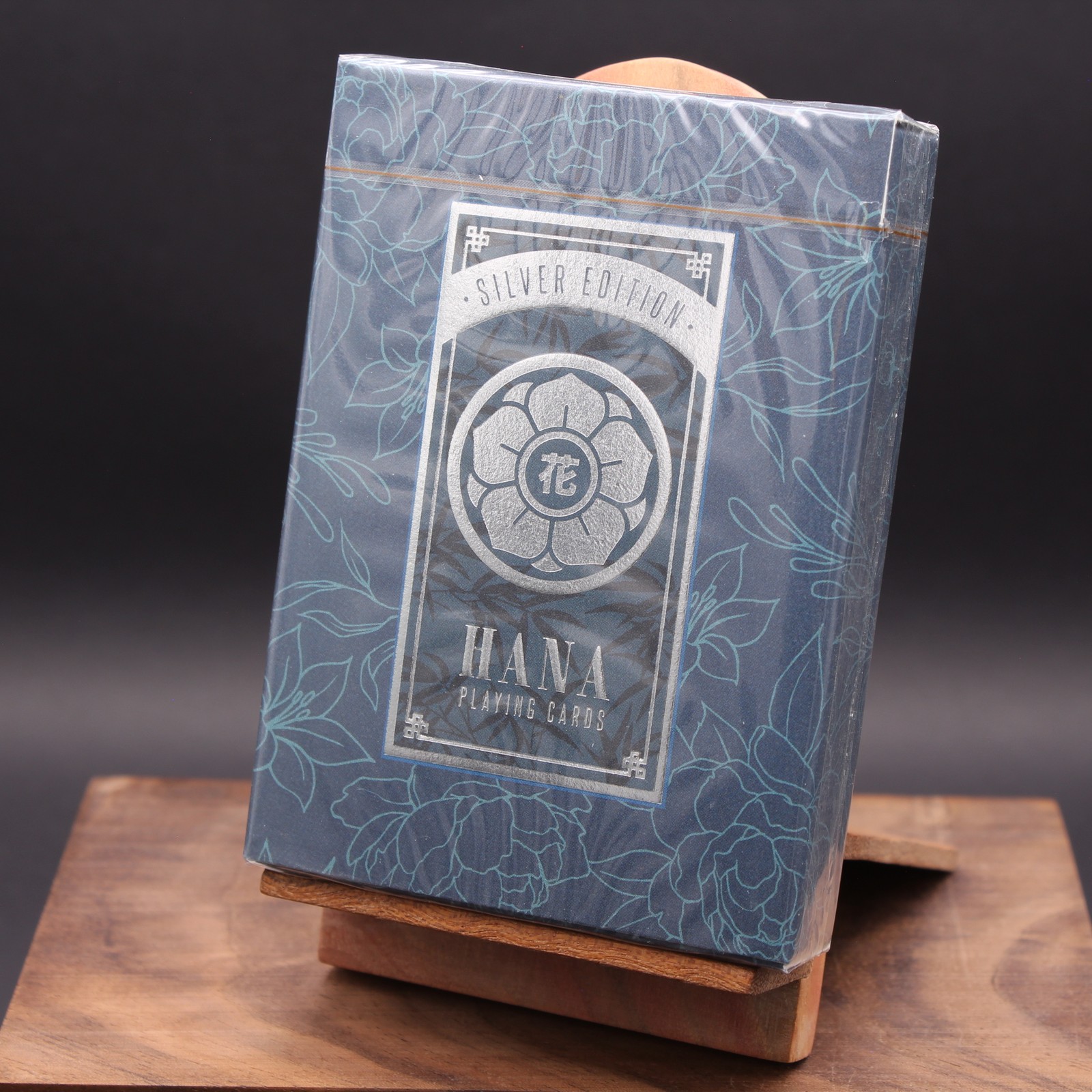 Hana Playing Cards Silver Edition by Steve Minty