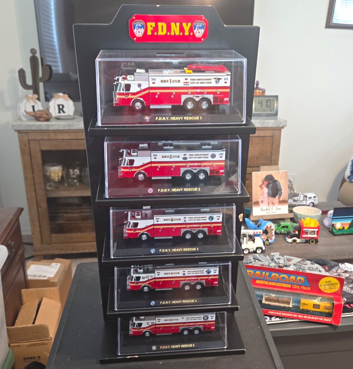 FDNY Heavy Rescue 1-5 Diecast Fire Resque Squads & Hanging Display Shelf  Set