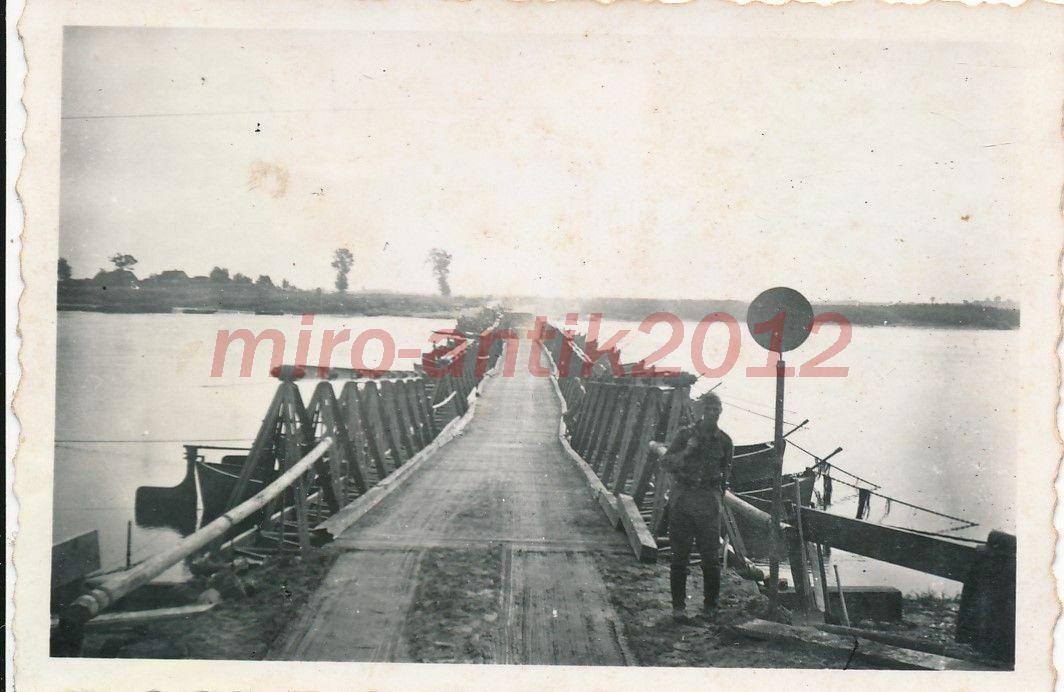 Photo, Pi.Btl. Holzminden, Weser exercise, view of Pioneer Bridge, 1937, 5026...