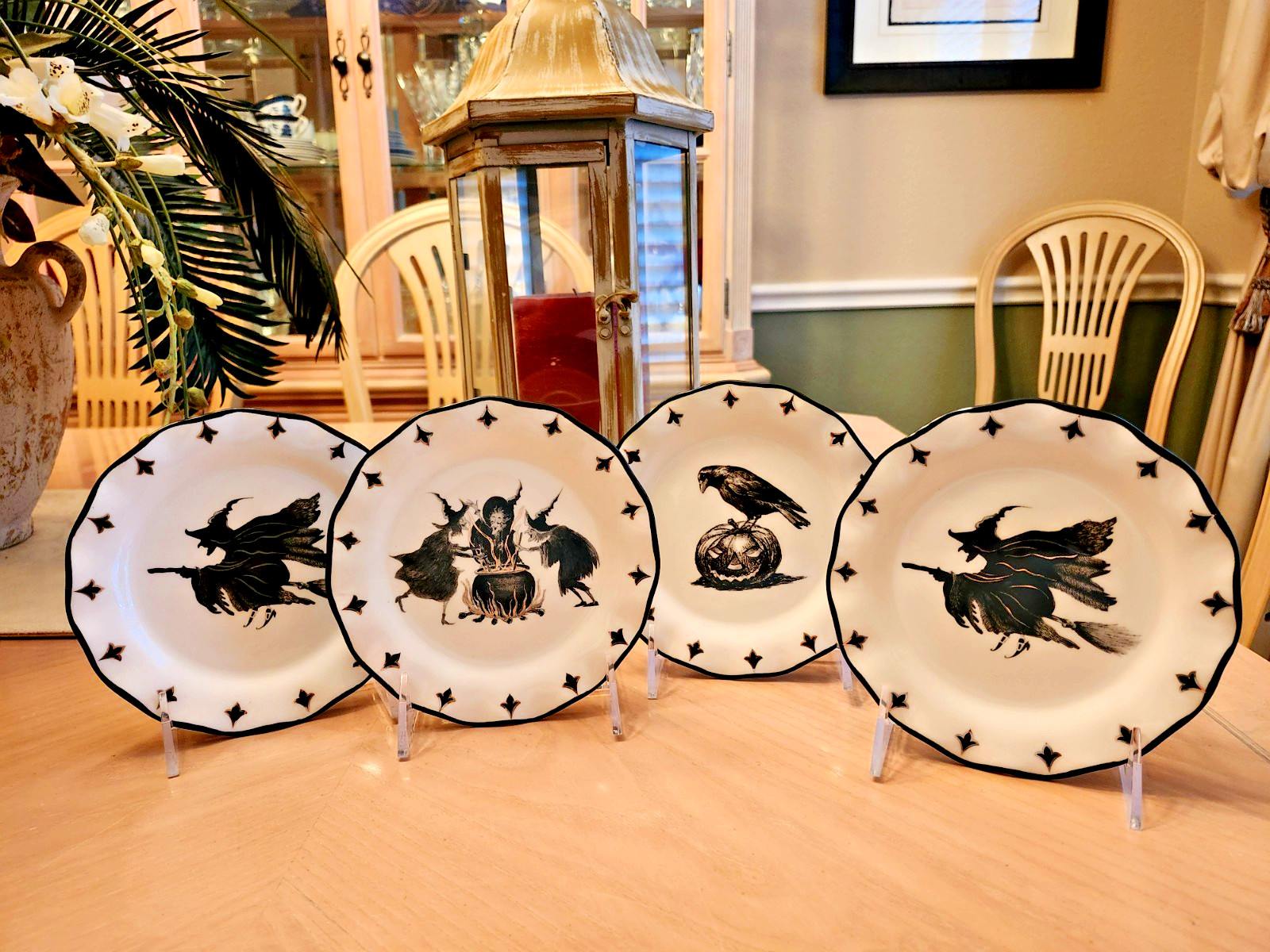 POTTER'S STUDIO HALLOWEEN WITCH BREW APPETIZER PLATES SET OF 4 CAULDRON RAVEN