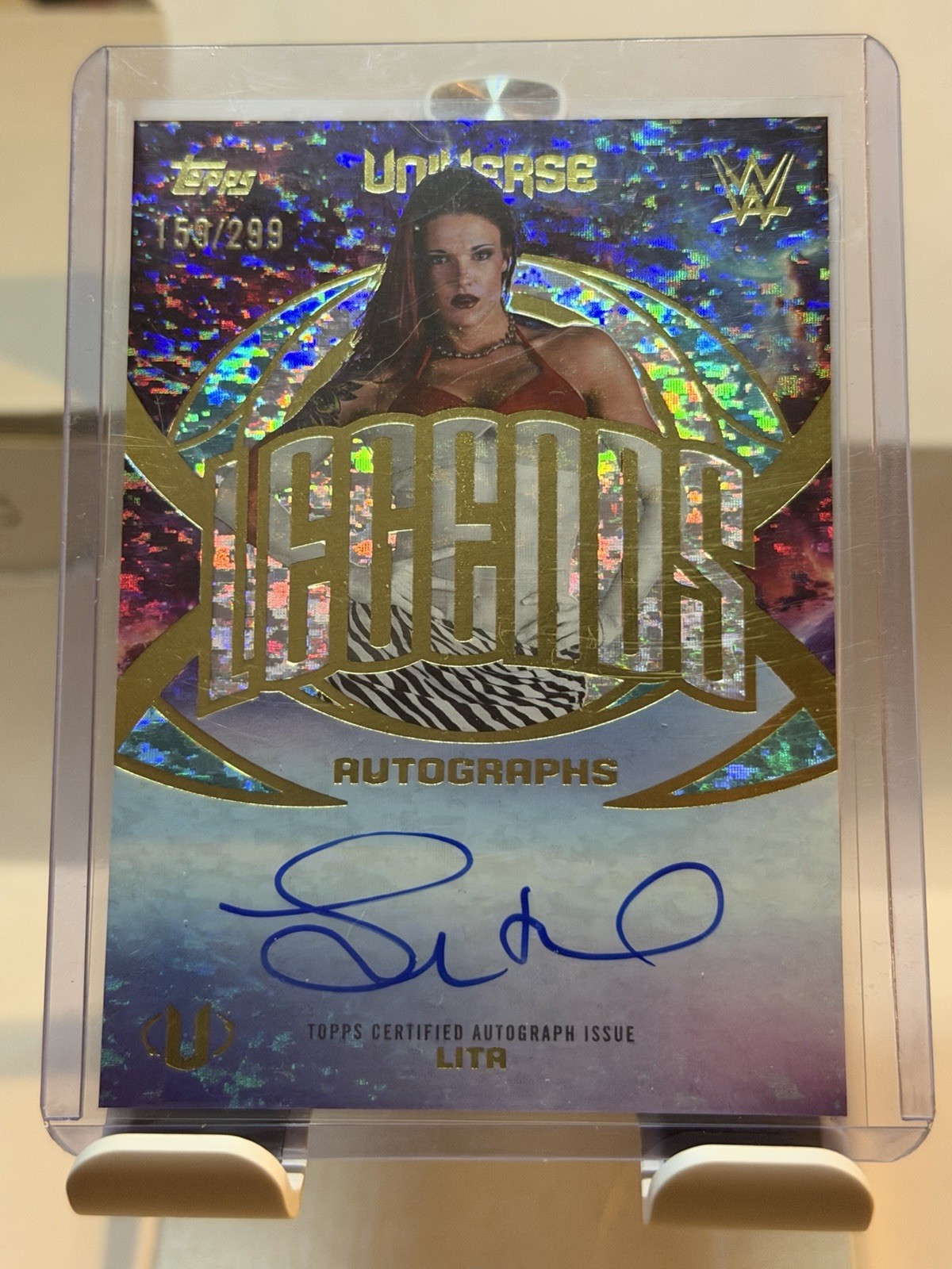 Lita Topps 2026 Universe WWE Legends Auto Aqua Speckle /299 On Card