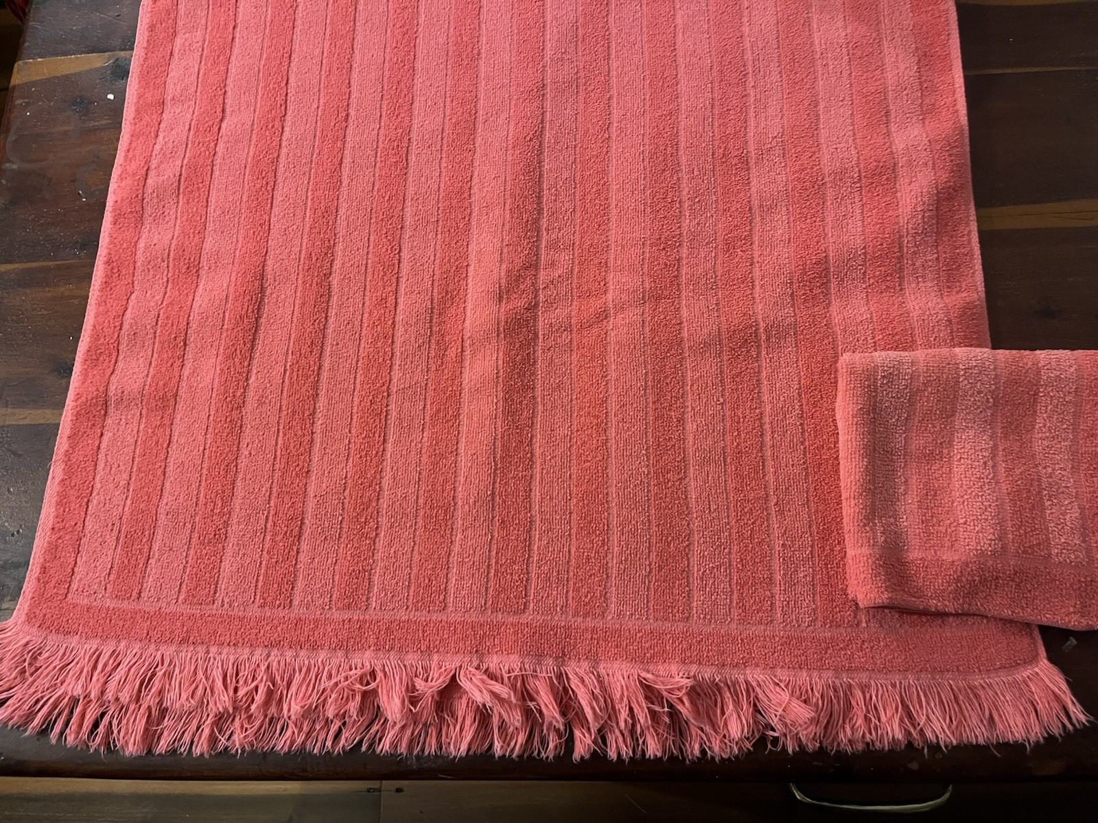 VTG Fieldcrest  1970s Pink & Coral Striped Bath Towel & Washcloth
