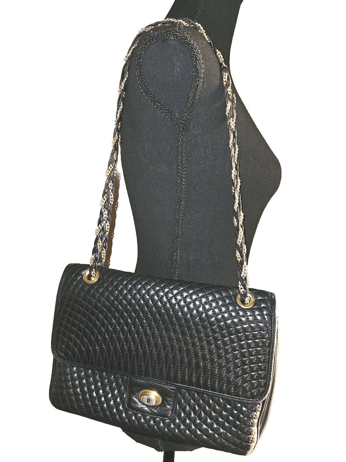 BALLY Chain Shoulder Bag Quilted Leather Blk Turn lock Vintage Read Description