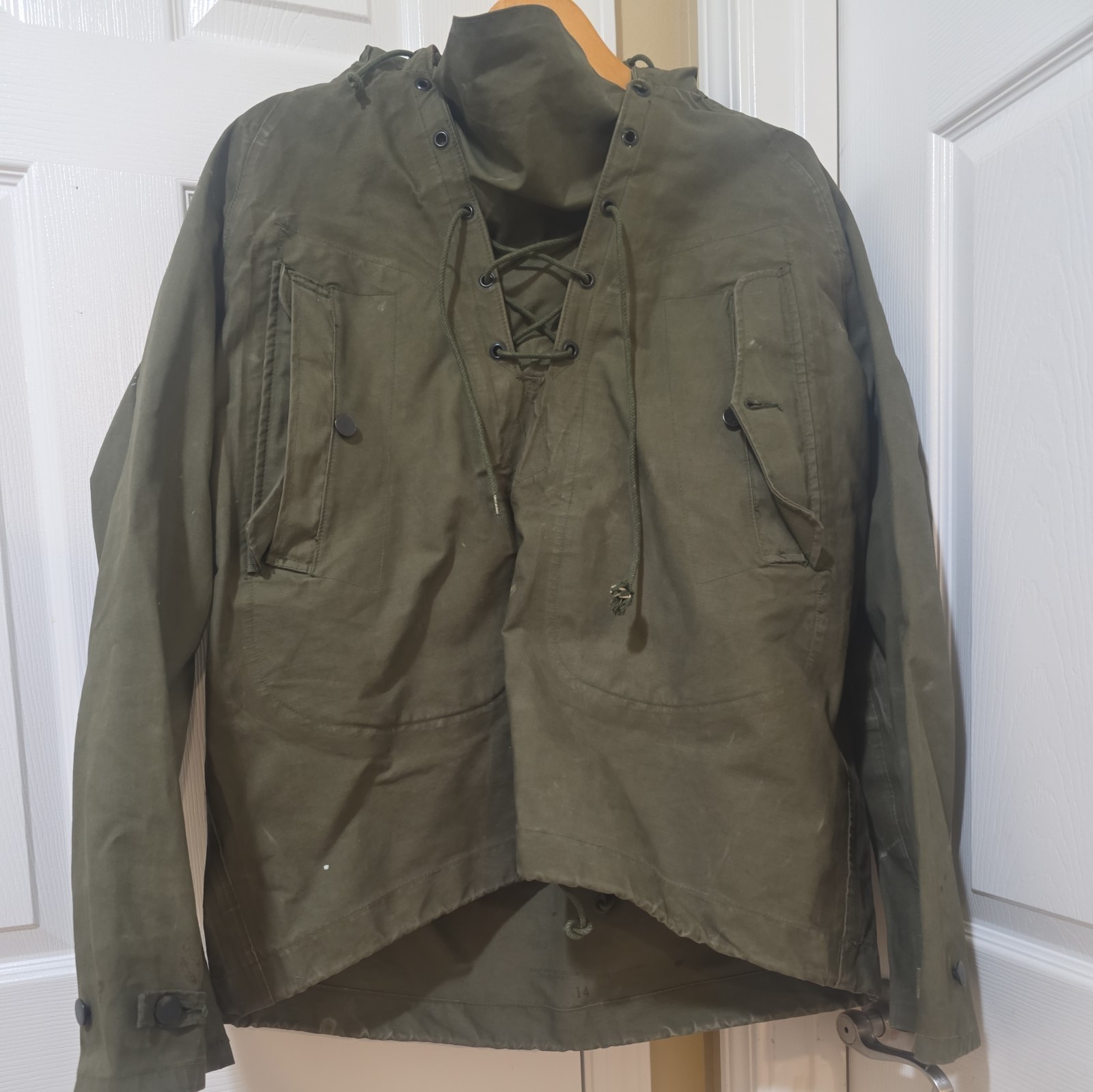 DEADSTOCK US ARMY VIETNAM ERA WET WEATHER MENS PARKA Sz M