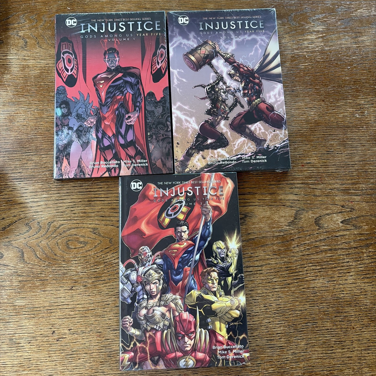 Sealed Injustice Gods Among Us: Year 1-3  H/C Graphic Novels; P