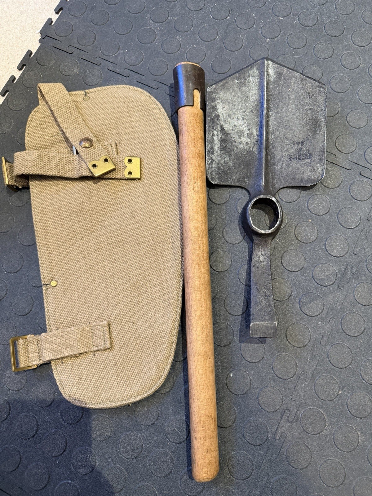 WWII British Entrenching Tool Stamped 1944 Original with Cover（1962）