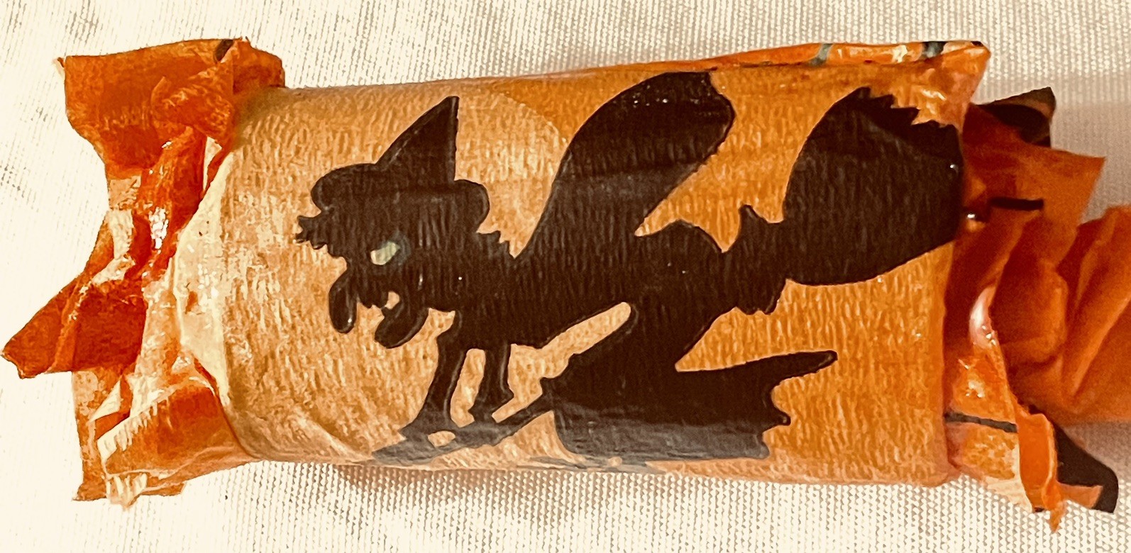 Rare vintage Halloween Crepe Paper Party Favor Witch Cat with prizes no candy 