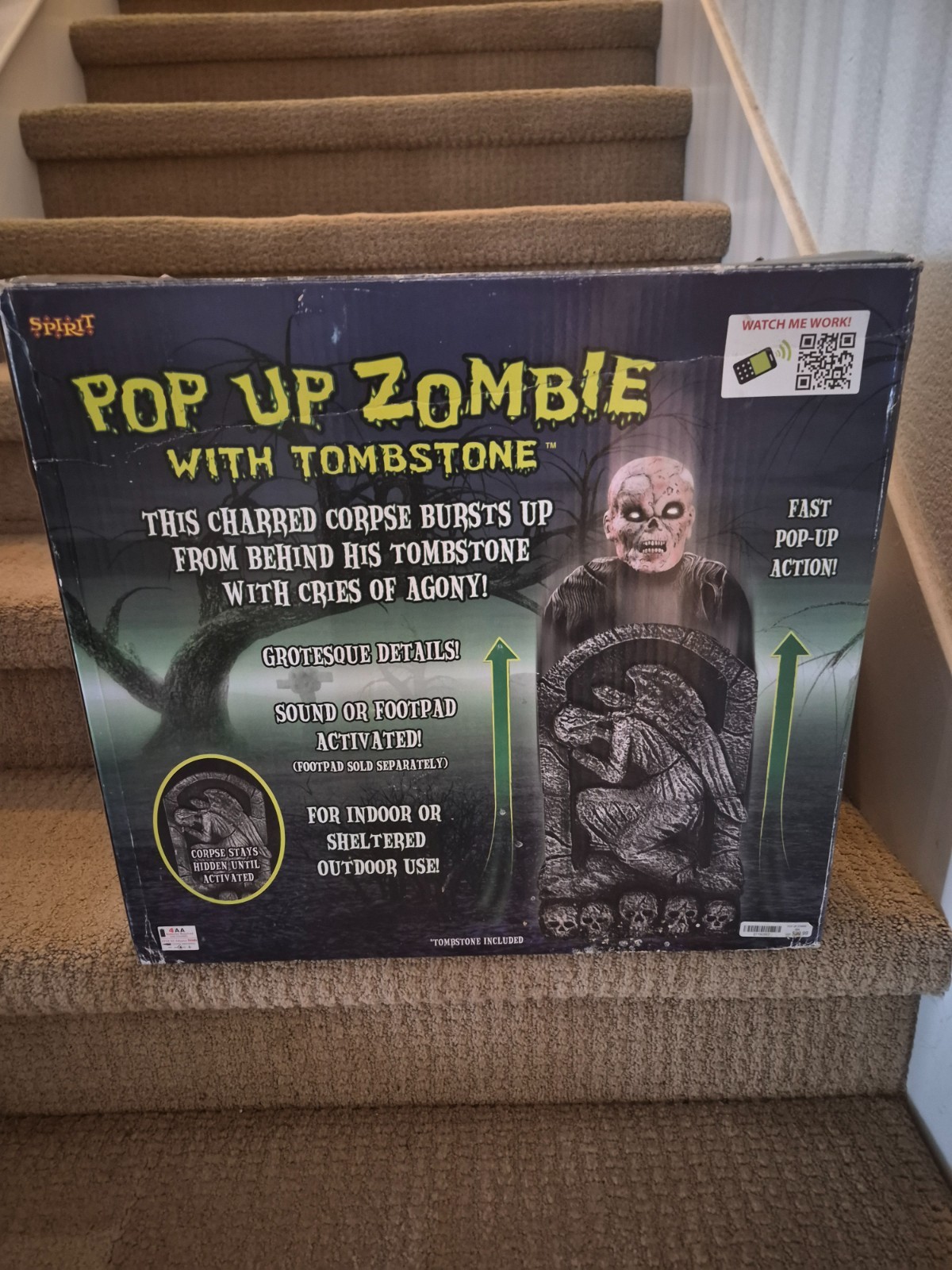 SPIRIT HALLOWEEN POP UP ZOMBIE NEW IN BOX  RARE 2014 ANIMATED.