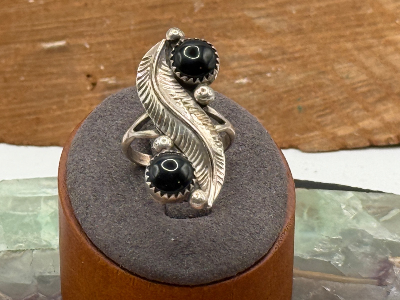 Vintage Lennie Mariano Navajo Sterling Black Onyx Feather ring Sz 8--2354.26