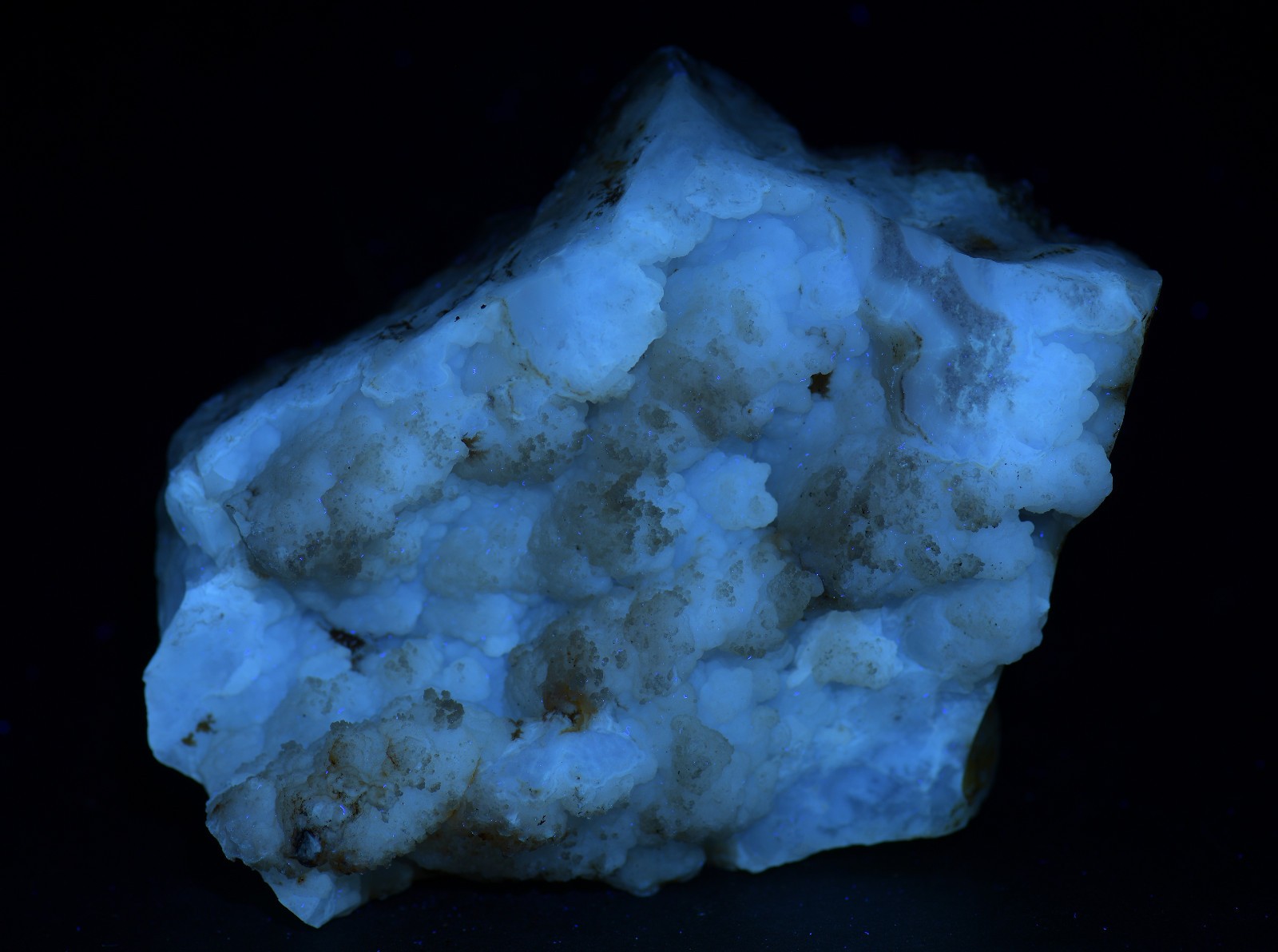 Graveyard Point Agate, large, fluorescent. Malheur, Oregon. 891 grams.