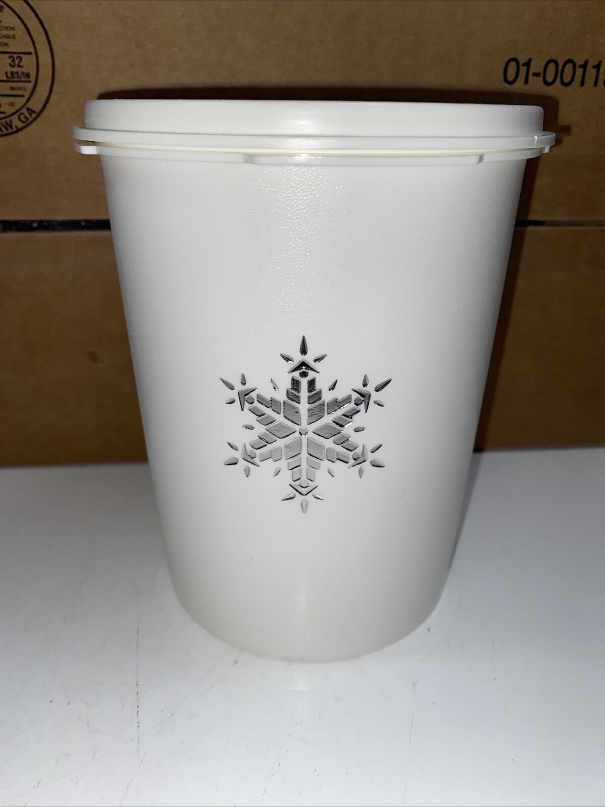 Vintage Tupperware White Snowflake Canister #811-13 Starburst Lid #812-17 