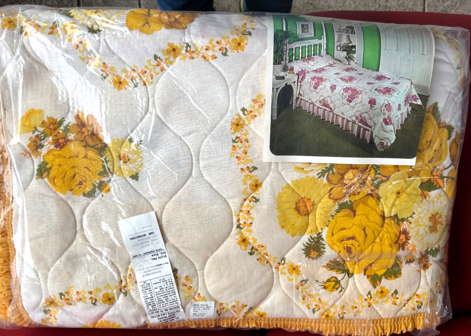 NOS Vintage Yellow Floral Bedspread Size Full 76 by 84 In
