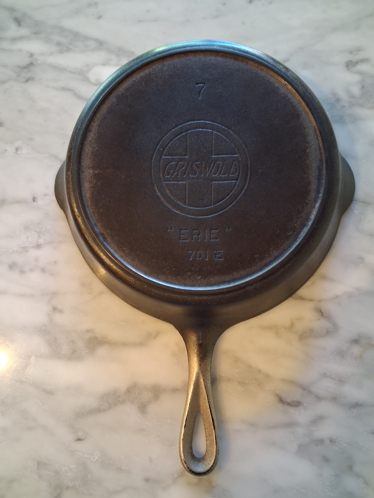 VTG Griswold “Erie” Large Slant Logo No. 7 Cast Iron Skillet 701 With Heat Ring