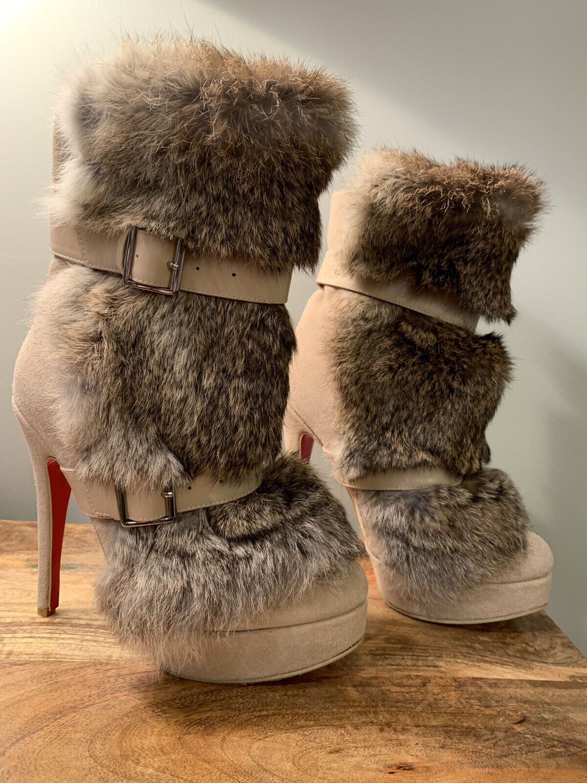 $2095 Christian Louboutin Toundra Fur Leather Ankle Boots 38