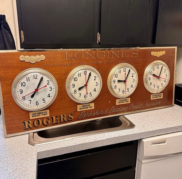 Vintage 4 Time Zone Longines“Rogers Berkshire’s Leading Credit Jeweler”WallClock Vintage 4 Time Zone Longines“Rogers Berkshire’s Leading Credit Jeweler”WallClock