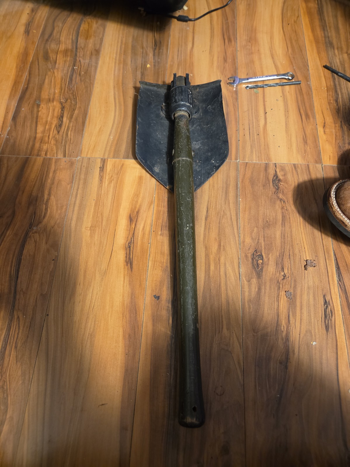 Vintage 1945 Entrenching Tool (E-Tool), Folding Shovel w/  Handle