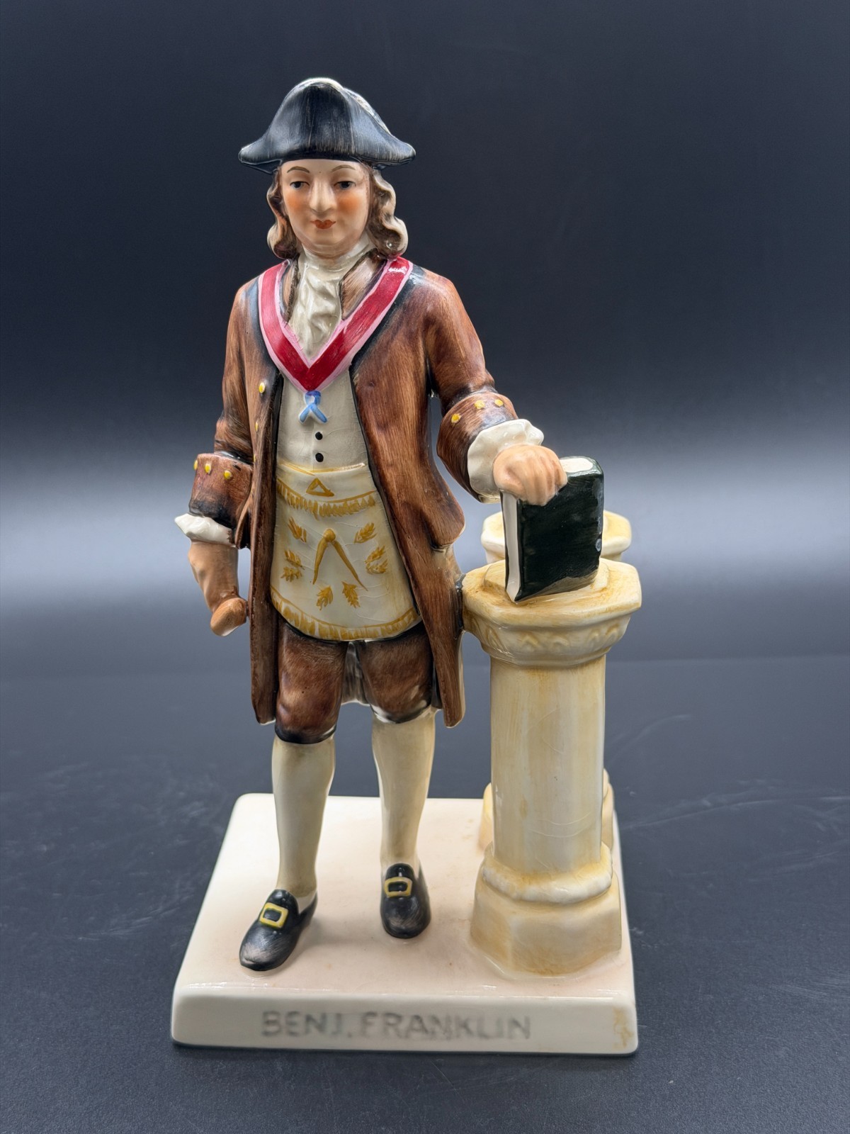 Vintage 1957 porcelain figurine of Benjamin Franklin