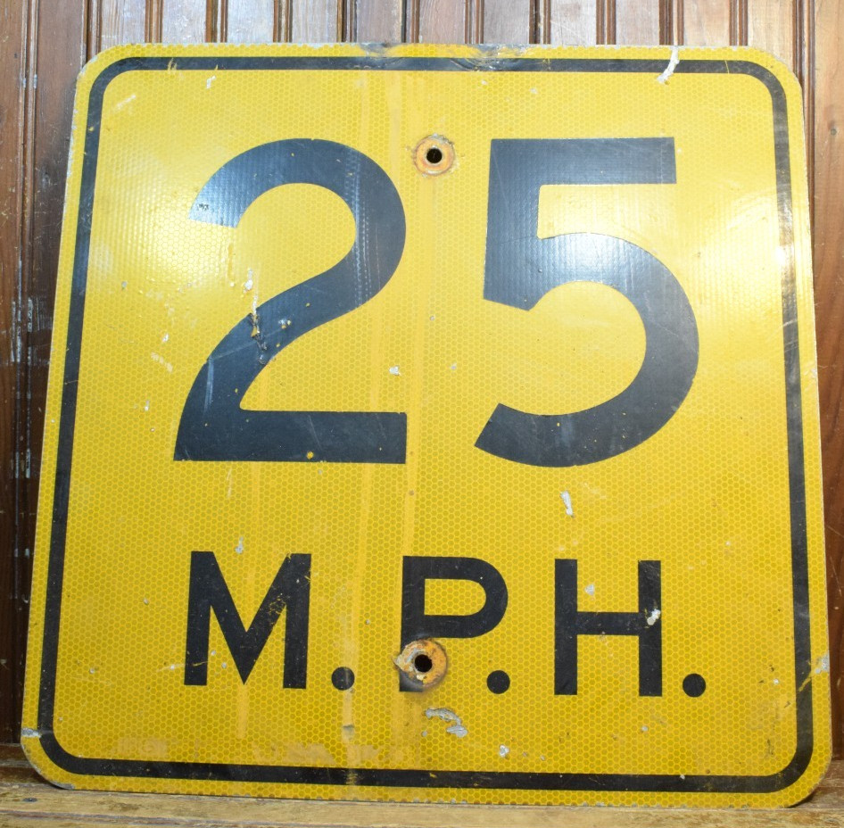 25MPH DECOMISSIONED DOT WISCONSIN HIGHWAY TRAFFIC METAL ROAD SIGN 18\