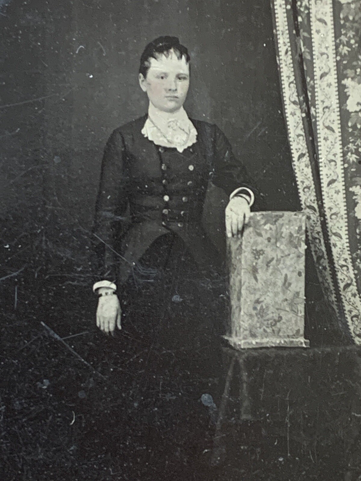 Antique Well Dressed Young Maine Woman Tin Type Ferrotype Old Photo Tinted
