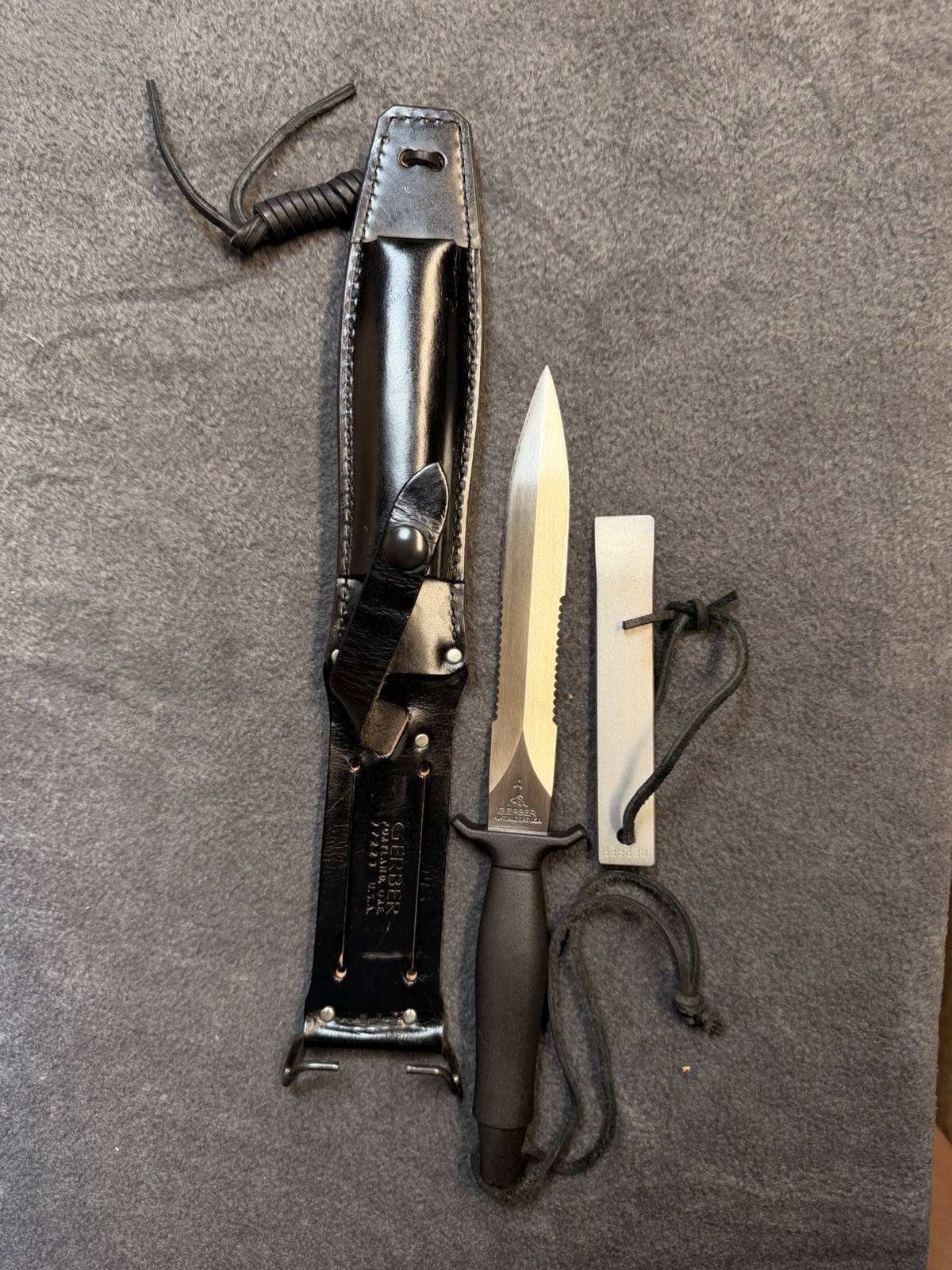 1981 Gerber Mark II Vintage Dagger Knife Never Used Mint Condition Black Sheath