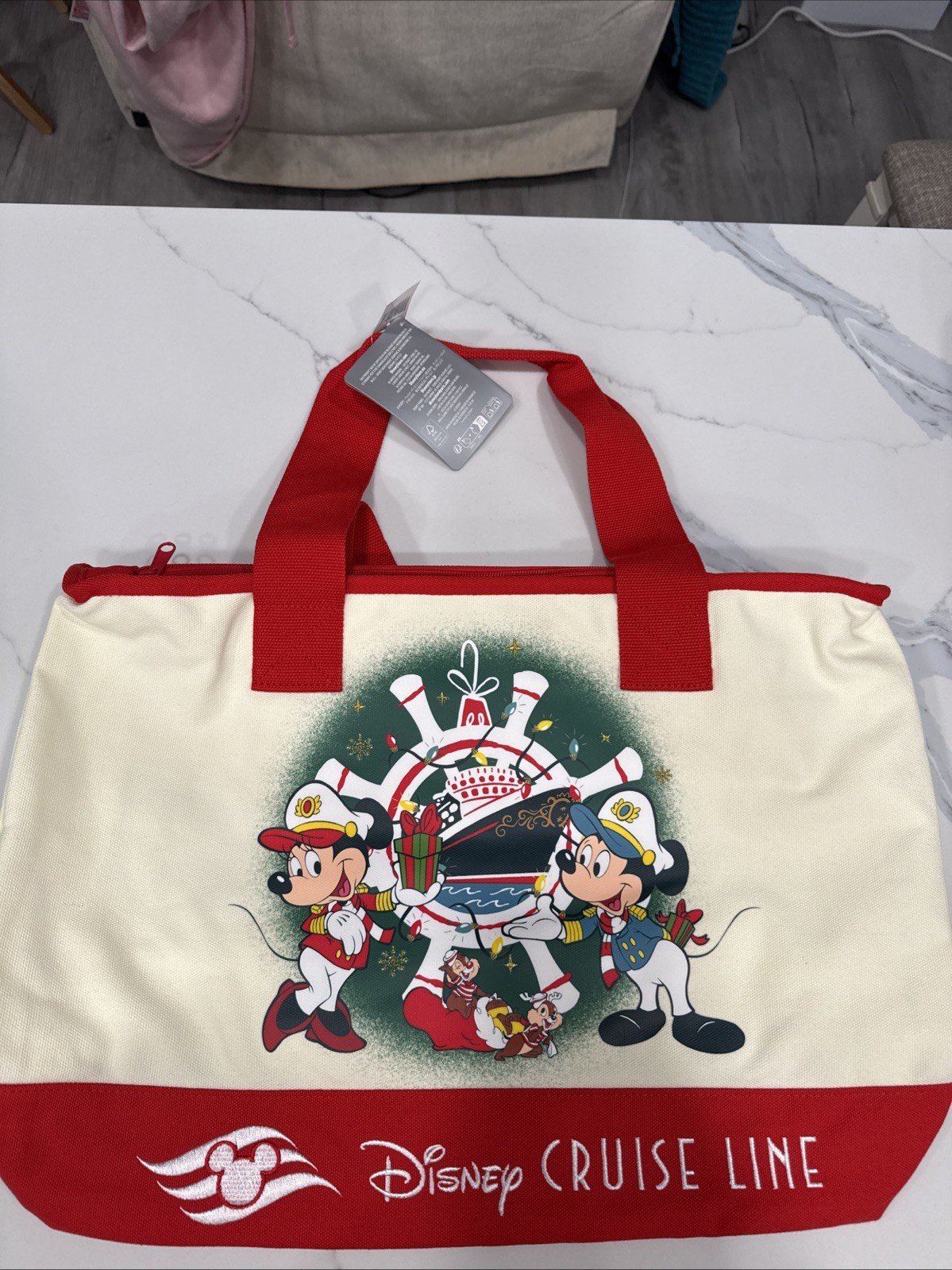 DISNEY CRUISE LINE DCL CHRISTMAS TOTE BAG MICKEY MINNIE CHIP DALE NEW WITH TAGS