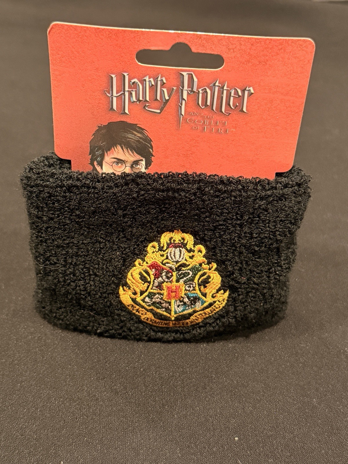 Vintage 2005 Harry Potter Goblet of Fire Hogwarts Crest Wristband NOS Licensed