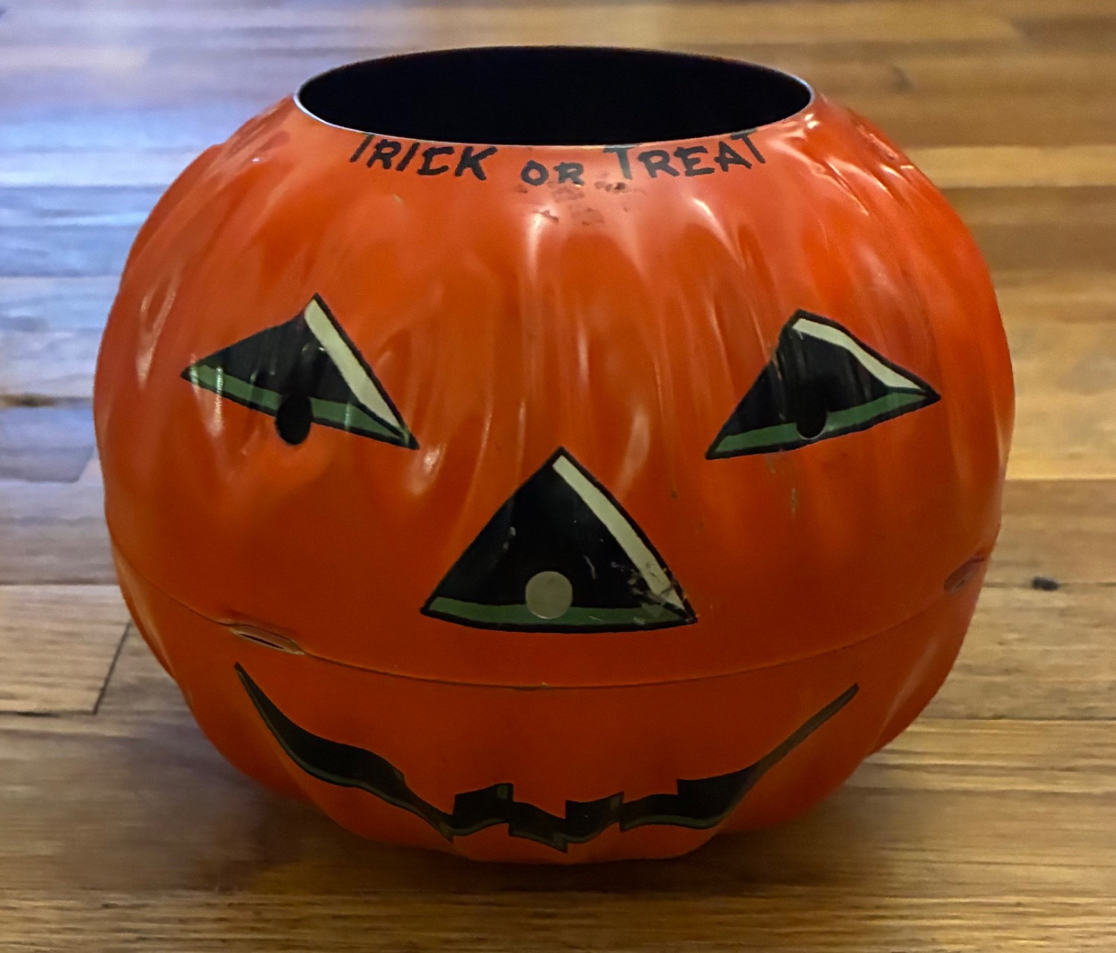 Vintage 1950s US Metal Toy Co Tin Halloween Jack O Lantern Pumpkin Candy Pail