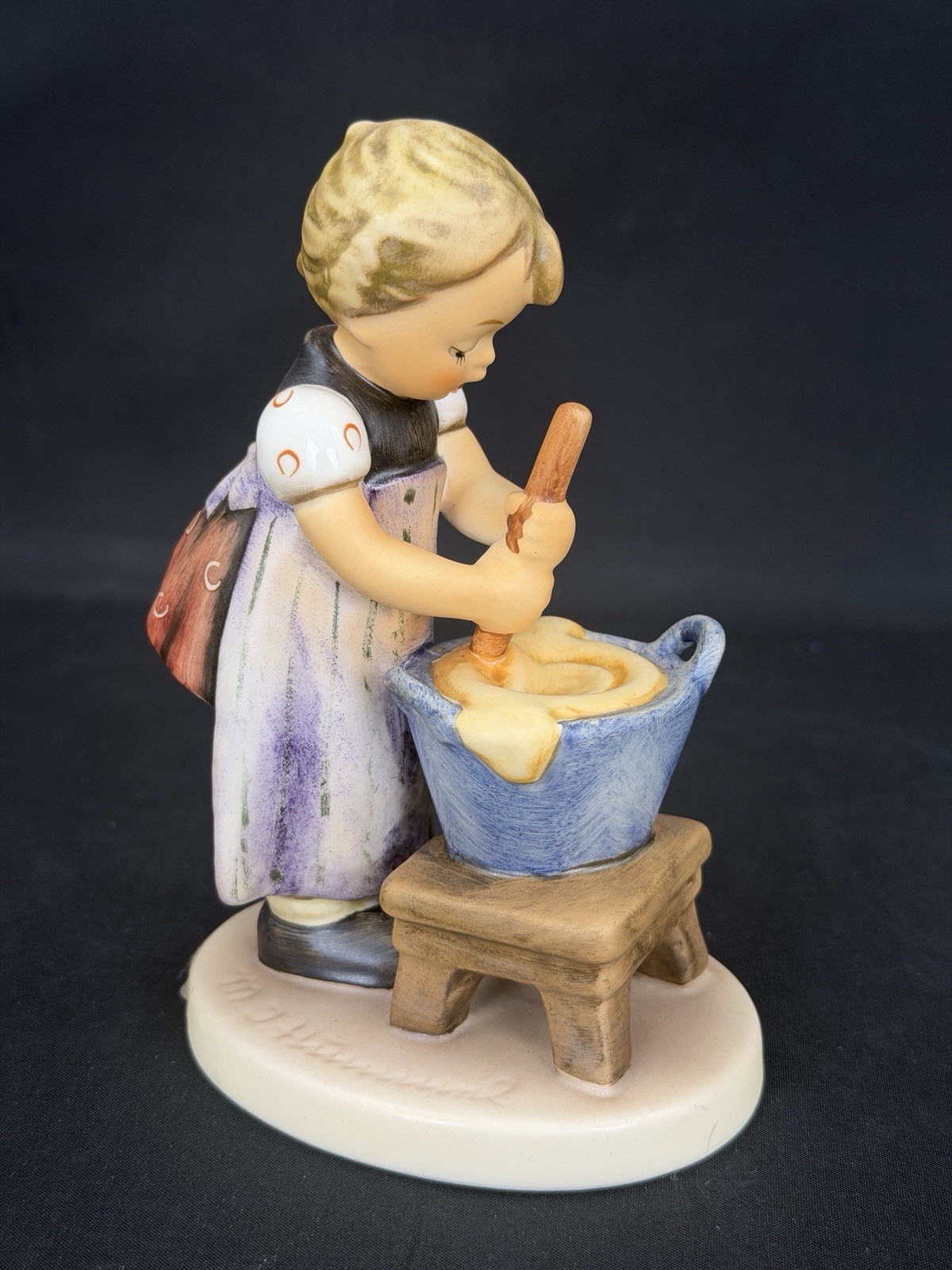 Goebel Hummel Baking Day 330 Master Signed No Crazing Mint 