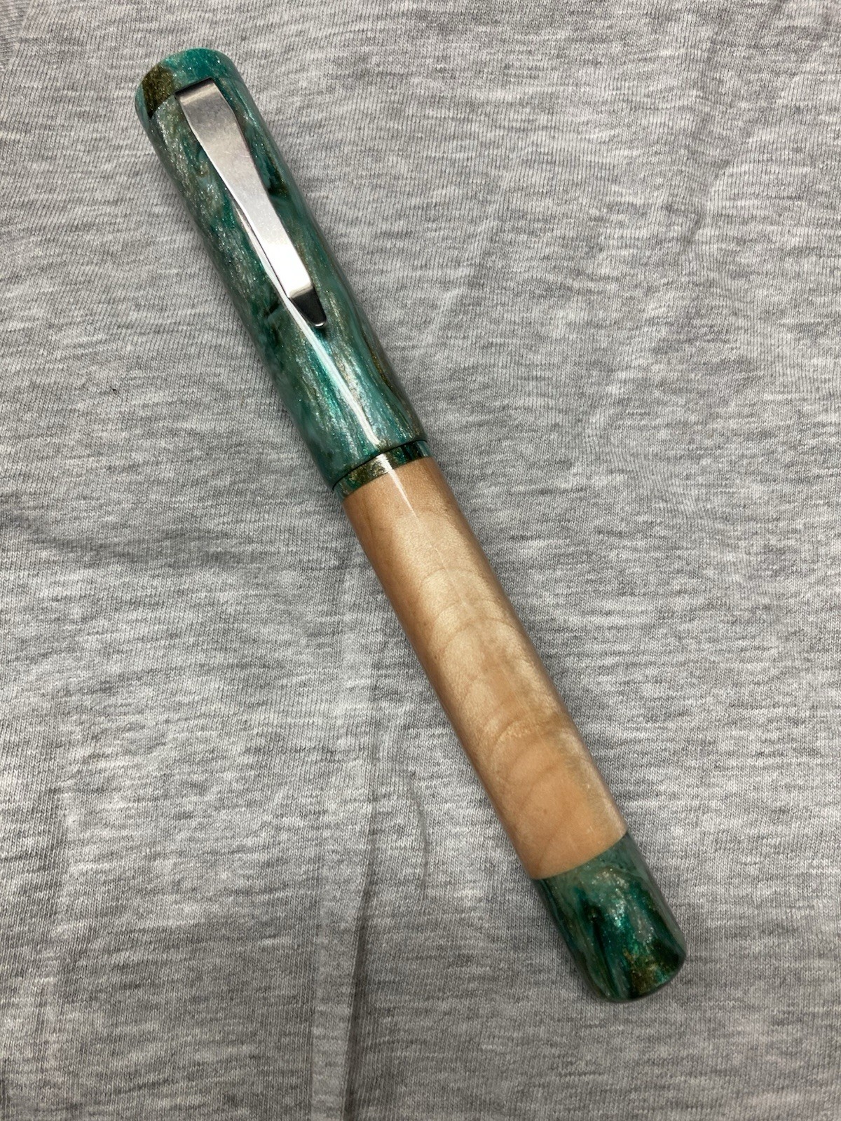 Very Pretty Unbranded Fountain Pen with 1.1 Steel Nib.
