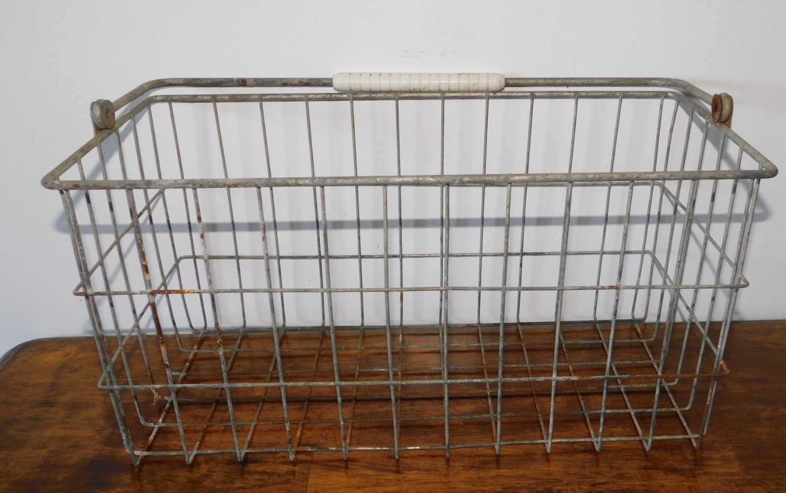 Rustic Farmhouse Wire Rectangle Basket  with Handle