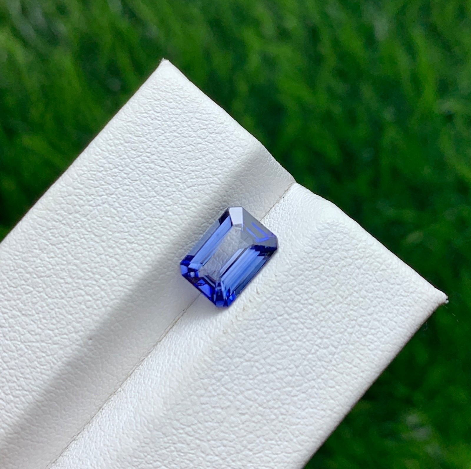 1.85 Carat Natural Blue Colour Tanzanite Loose gemstone From Tanzania