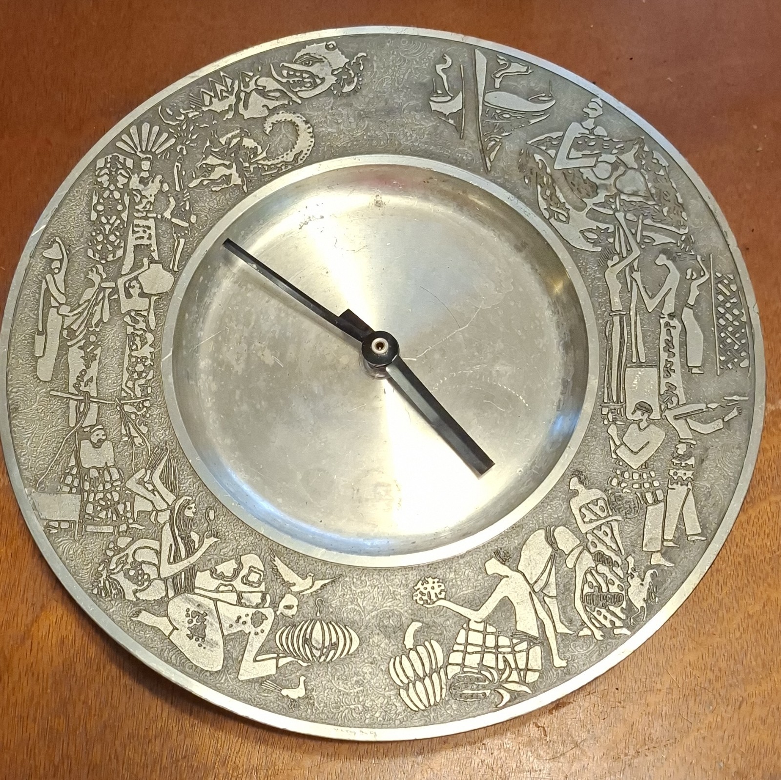 Vintage Royal Selangor Pewter Wall Clock Malaysian Village Life Relief Plate RUN
