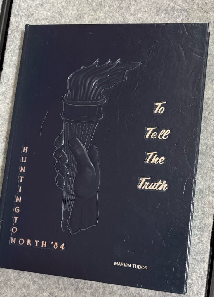 Vintage Huntington Indiana High School Yearbook 1984  DEKA Year Book  IN