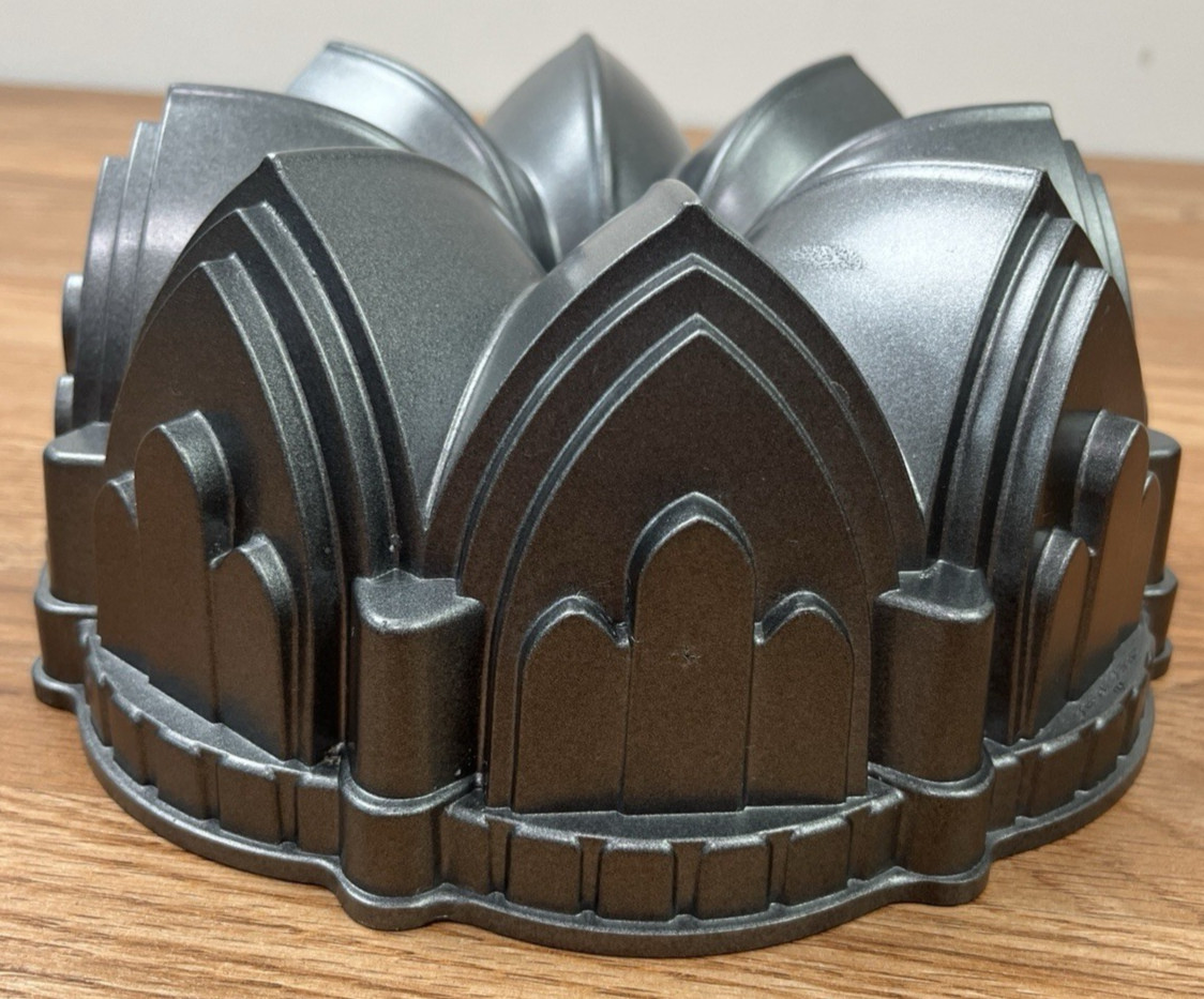 Nordic Ware Cathedral Bundt Cake Pan Non Stick Cast Aluminum 10 Cup Made in USA